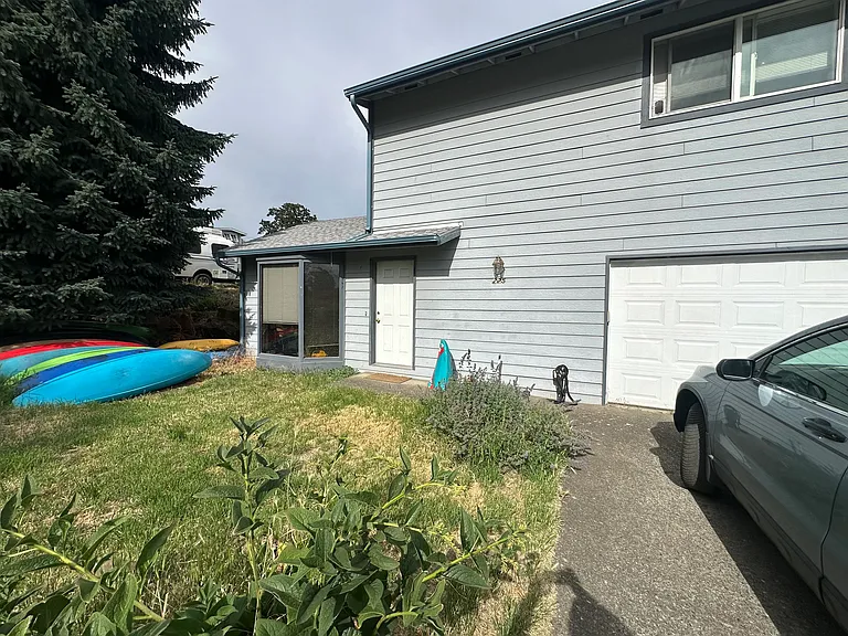 225 S 1st Ave — Photo 1