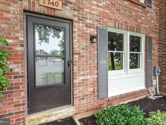 4th image of 1740 Heather Ln