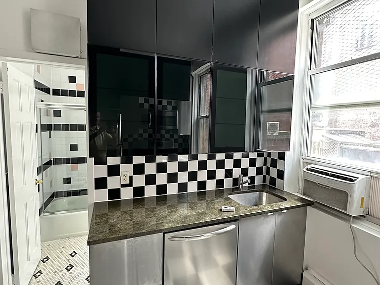181 Grand St #1 — Photo 5