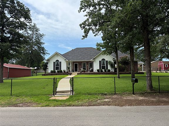 3rd image of 150 County Road 2439