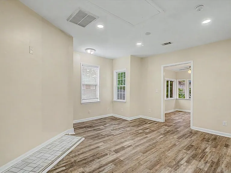 1207 E Anderson St #B — Photo 8