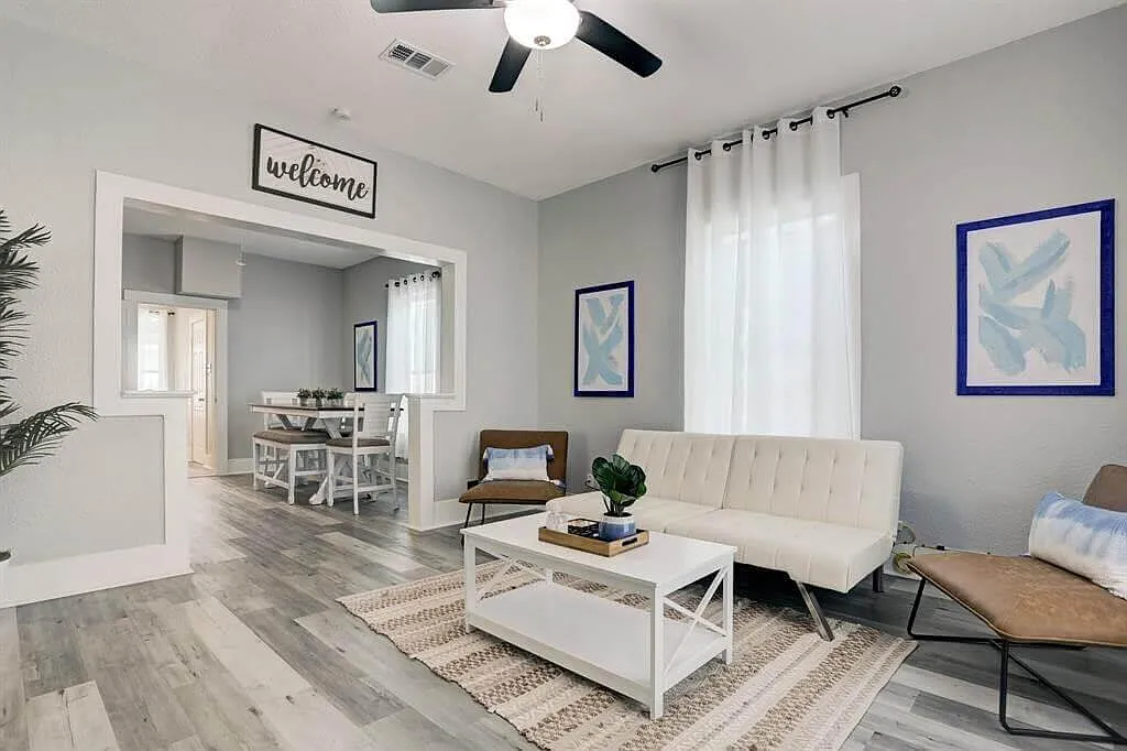 2 bed, 2.0 bath, 1976 sqft, $1,900 — Photo 3