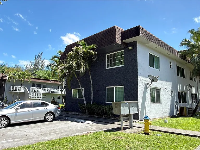 403 SW 148th Ave #3B — Photo 38