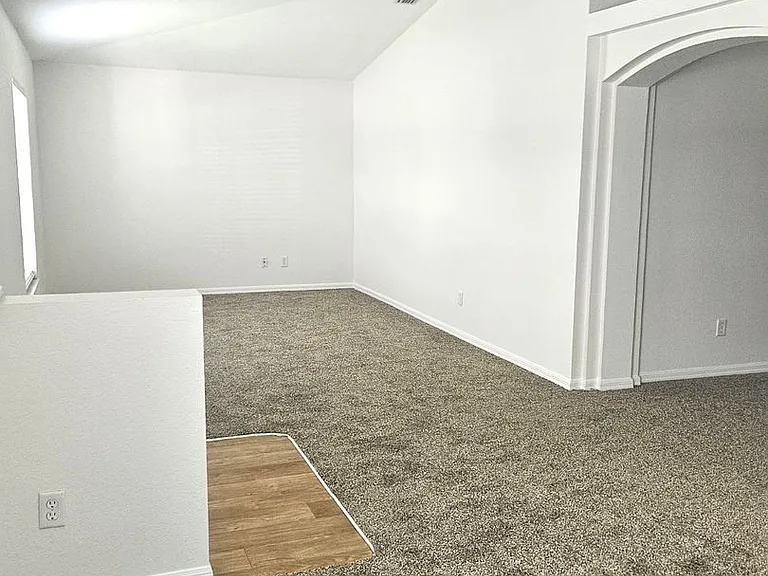 25173 Mercedes Dr — Photo 6