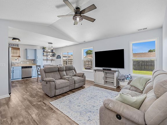 4th image of 3717 Fieldstone Chase