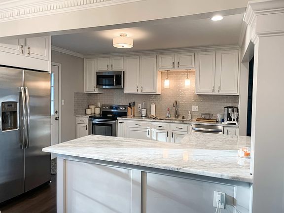 4th image of 10726 Hickory Cove Ct