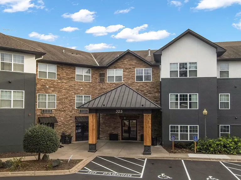 Chaska Place Apartments — Photo 57