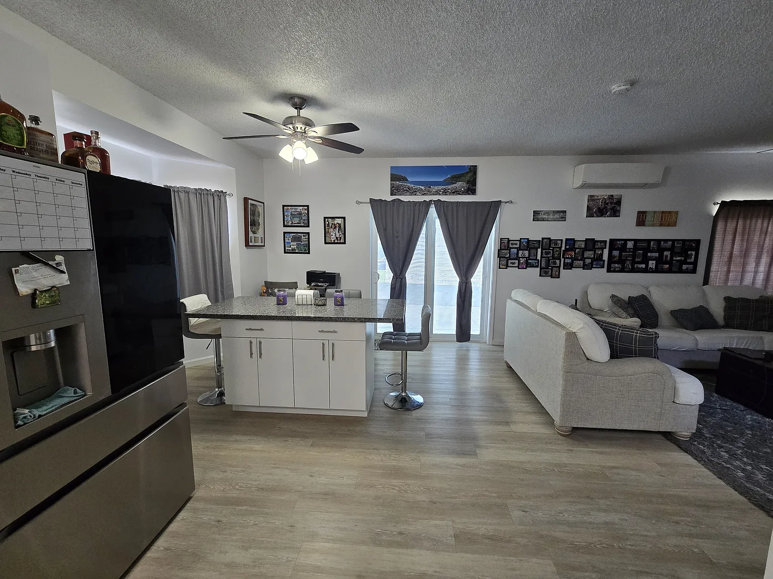 3 bed, 2.5 bath, 4102 sqft, $3,600 — Photo 4