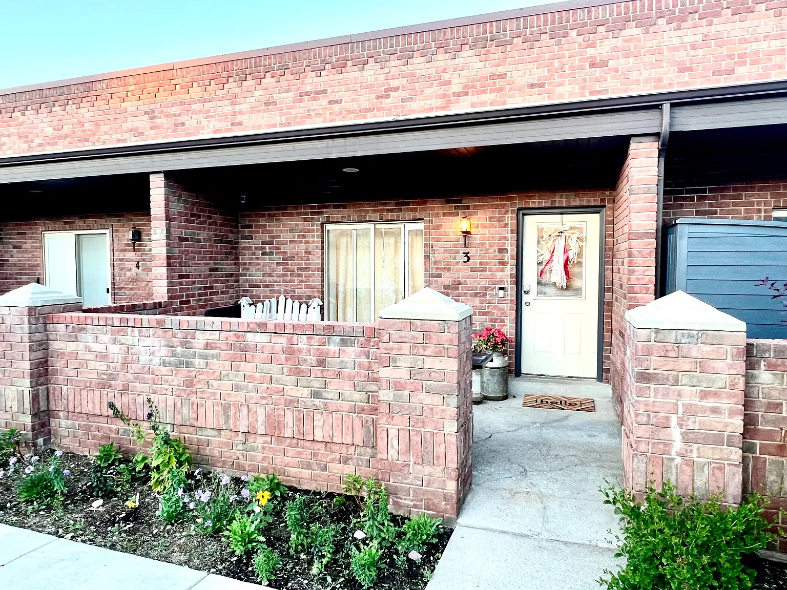 2 bed, 1440 sqft, $2,300 — Photo 1