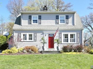 625 Albert Pl, Ridgewood, NJ 07450