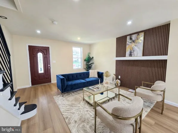7108 Clover Ln, Upper Darby, PA 19082