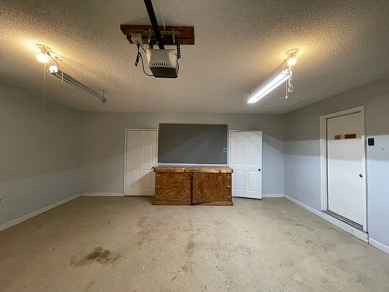105 Kingston Dr — Photo 18