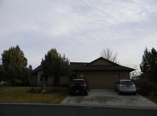 3576 SW Hillcrest Dr, Redmond, OR 97756
