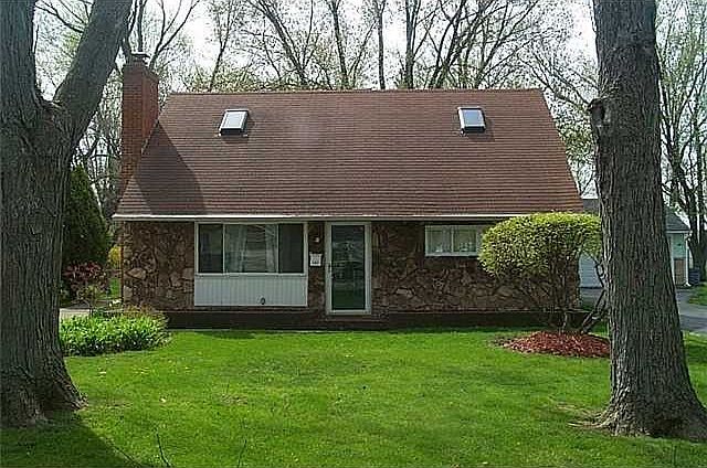 2nd image of 562 Garfield Dr