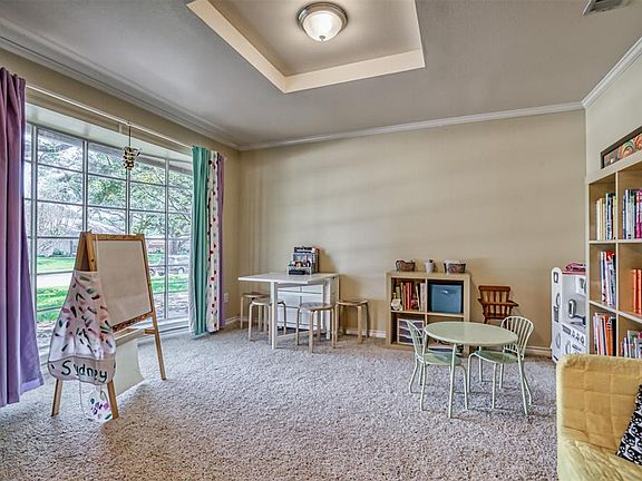 3rd image of 444 Sheffield Dr
