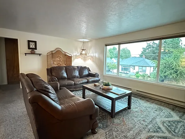 1096 Howard St SE, Salem, OR 97302