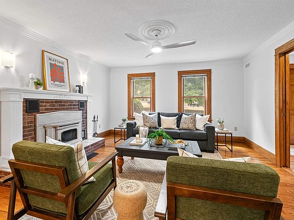 5th image of 156 Brown St