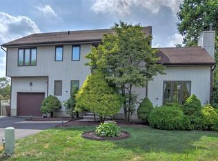 8 Elm Pl, Matawan, NJ 07747