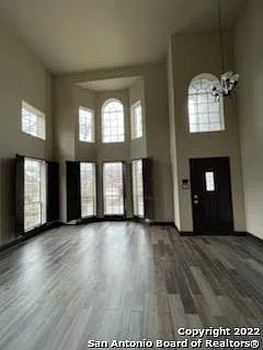 4 bed, 2.5 bath, 2535 sqft, $2,500 — Photo 2