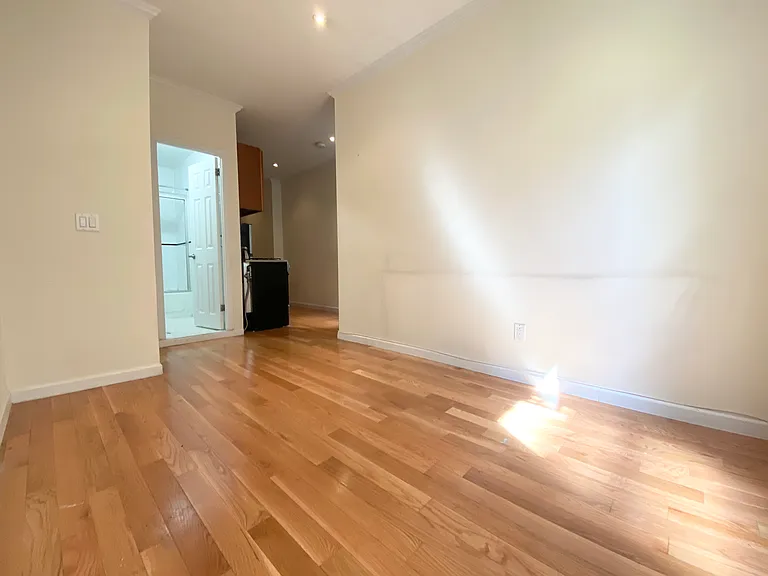 216 W 16th St #3B — Photo 3