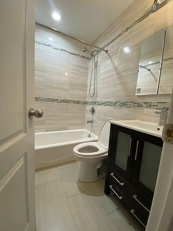 2 bed, 1.5 bath, 800 sqft, $950 — Photo 4
