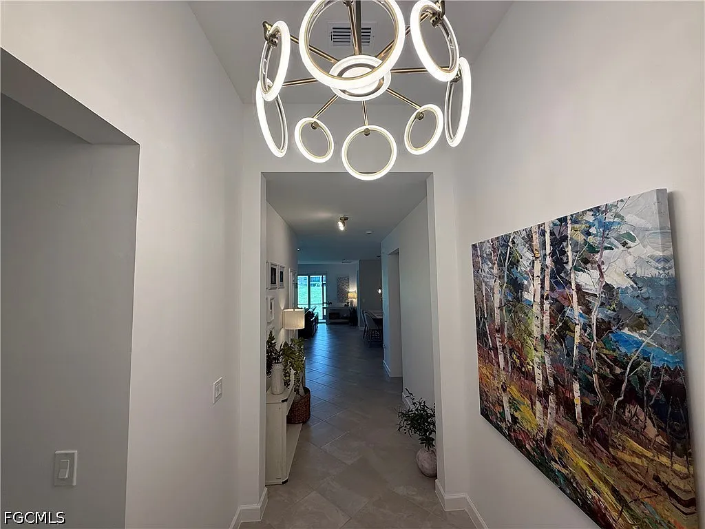4 bed, 3.0 bath, 2032 sqft, $2,290 — Photo 2