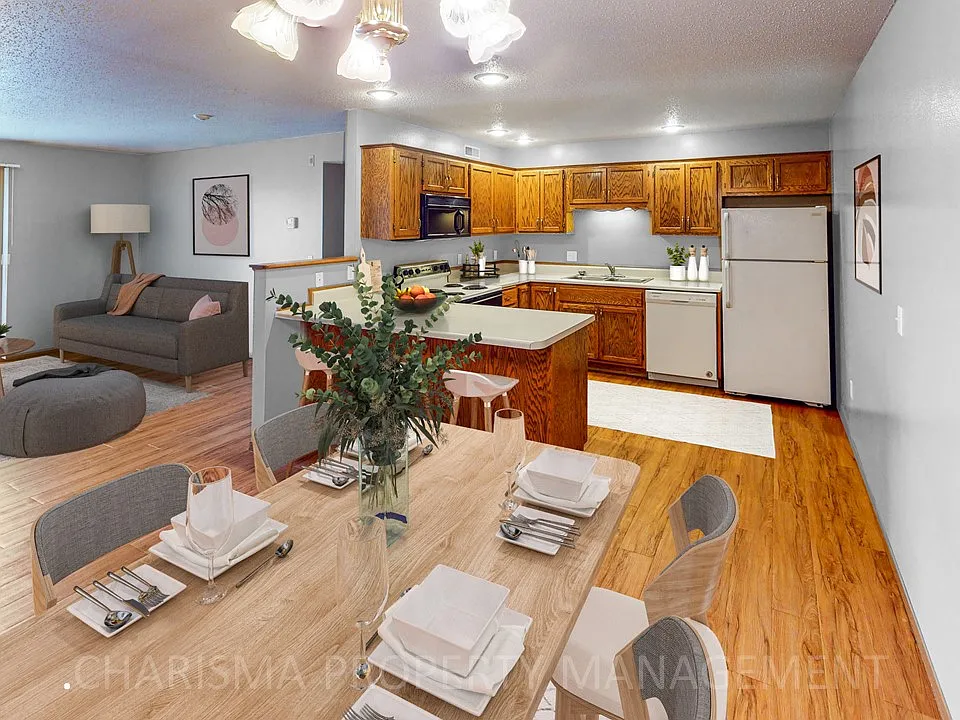 Teakwood Apartments