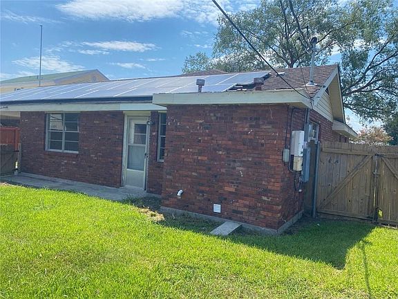 4th image of 2121 James Dr