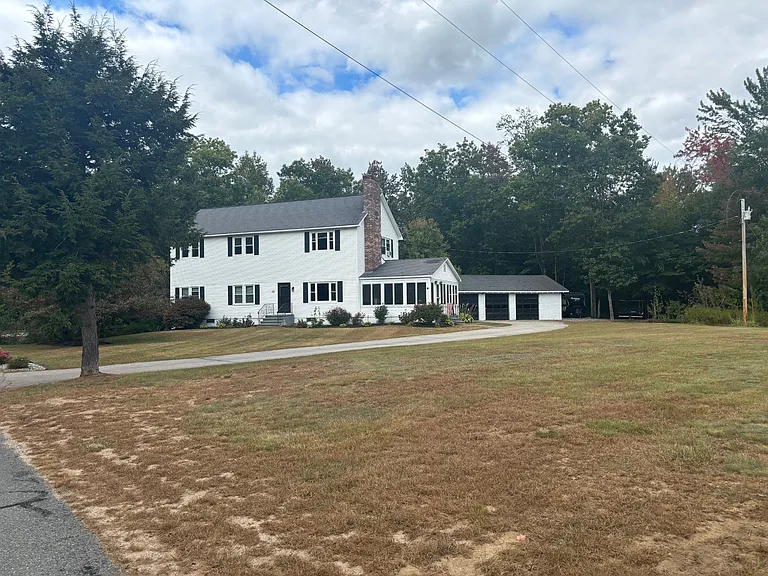 8 Black Point Rd — Photo 2
