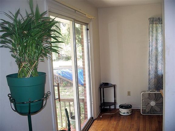 4th image of 4081 Elizabeth Dr