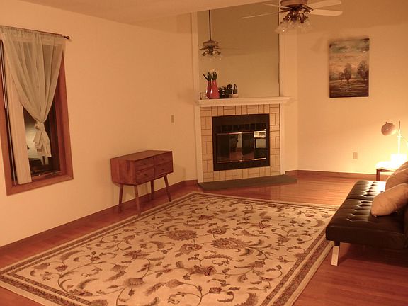 Living room (furnitures included)