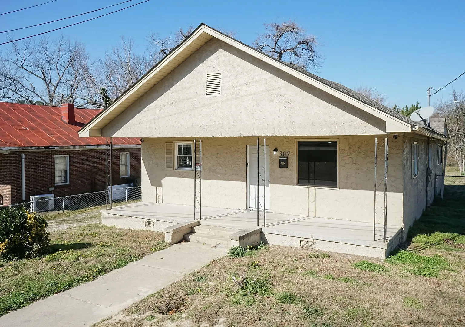 Three Bedroom Home! — Photo 3