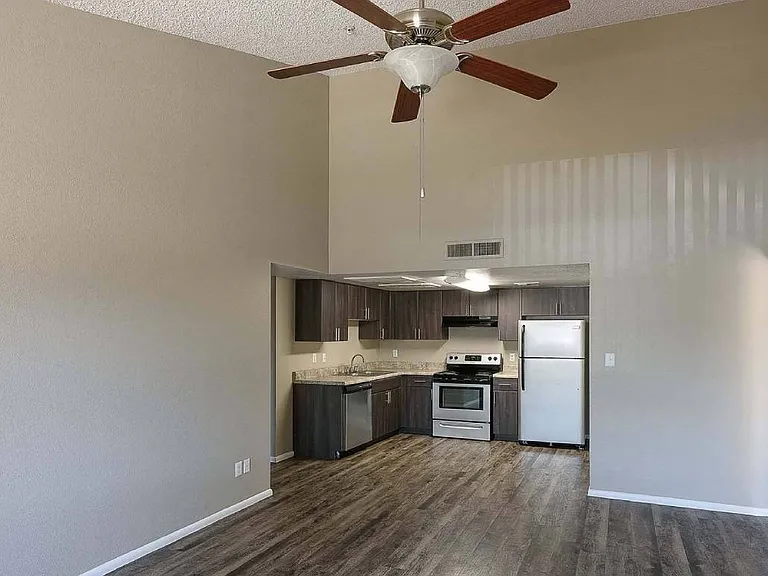The Flats at Peoria — Photo 20