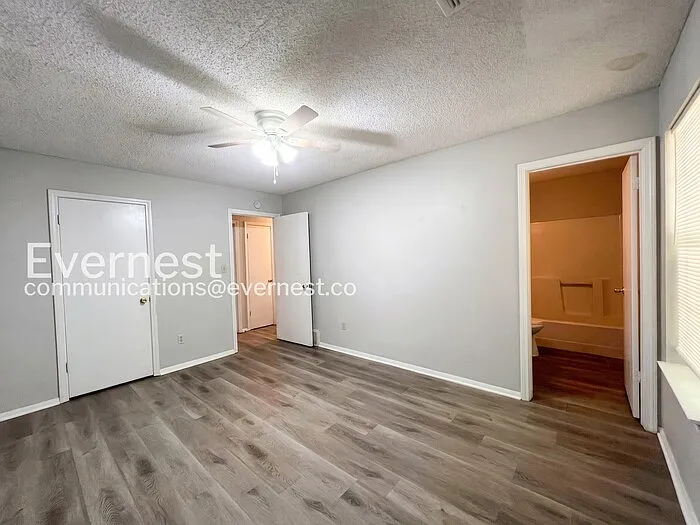 5565 Chapel Hill Dr — Photo 11