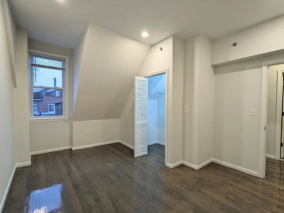1st image of 1400 Beacon St APT 4