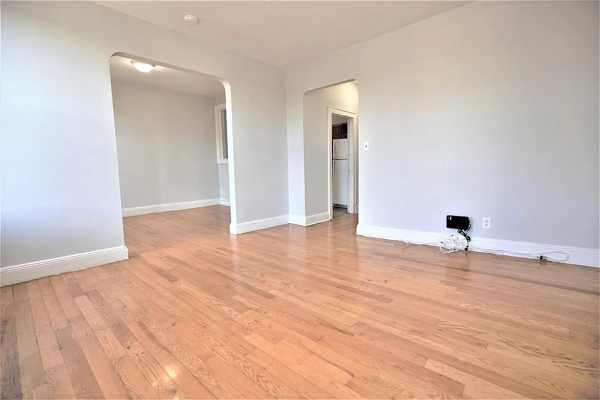 Building Photo - 535 Washington St #2