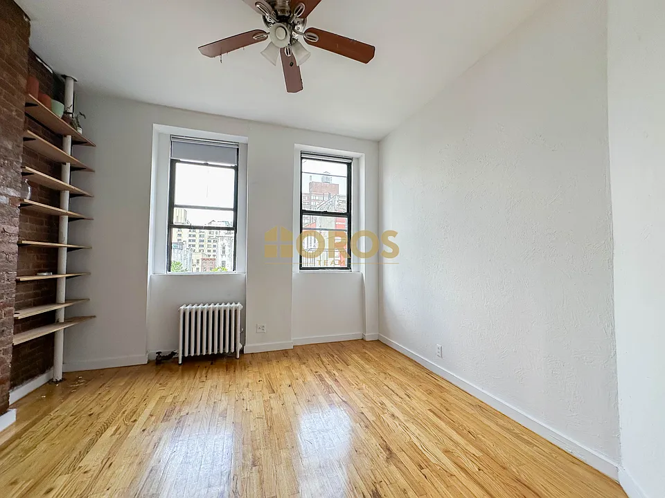 326 E 13th St #18