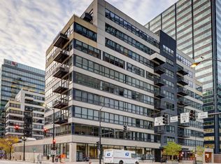 130 S Canal St APT 9F, Chicago, IL 60606