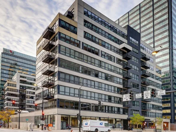 130 S Canal St APT 9F, Chicago, IL 60606