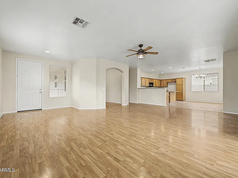 3060 E Ravenswood Dr — Photo 4