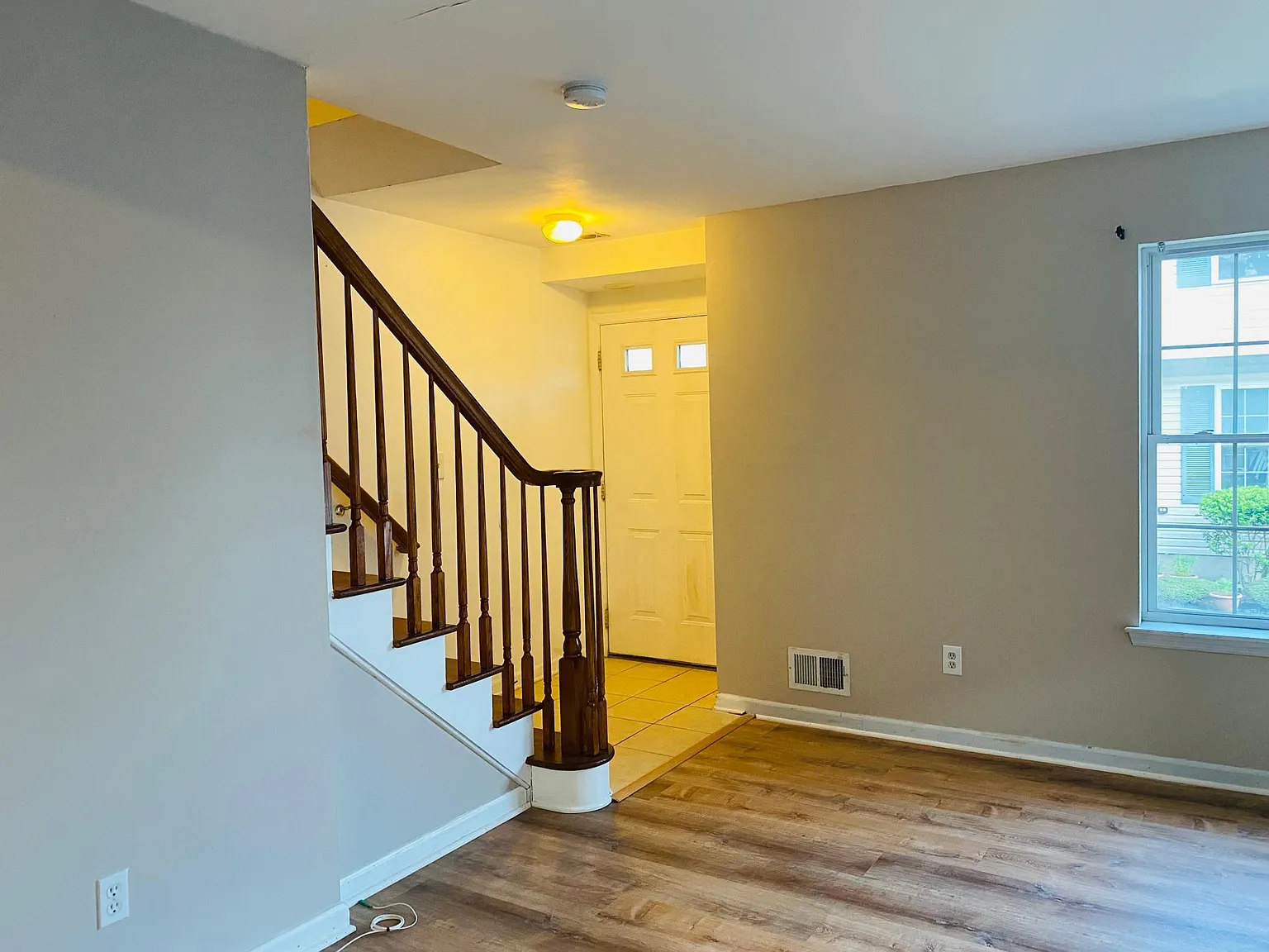 2 bed, 2.5 bath, 1102 sqft, $2,600 — Photo 2