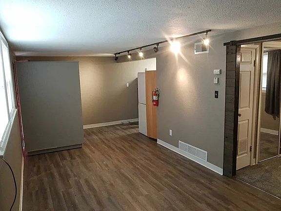 3rd image of 2101 Sloan St #4