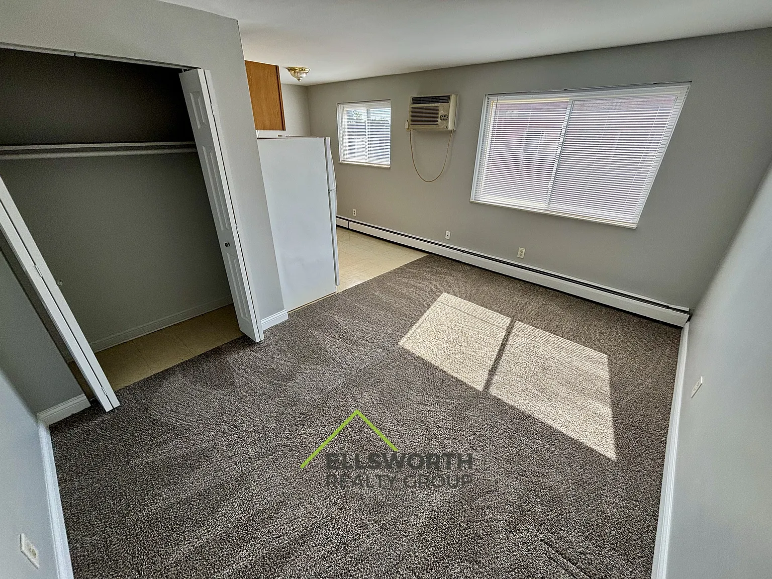 Lawn Ave-2216 - 04 — Photo 2