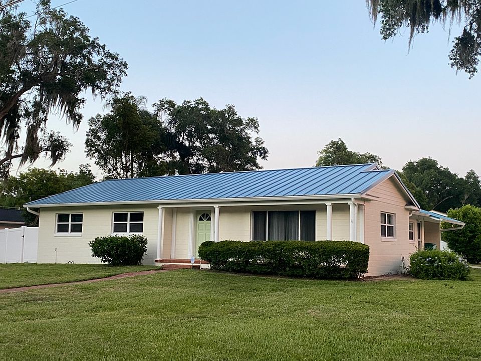 Nice Curb Appeal, Corner Lot with Privacy Fence. Nice porch to watch the Western Sunsets on Bench, very welcoming. Notice the beautiful Blue Metal Roof!