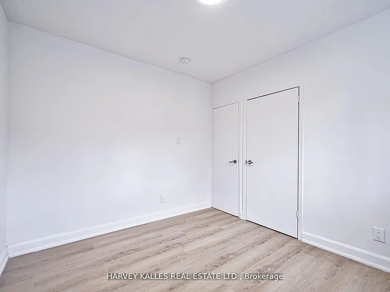 1046 Bathurst St #2 — Photo 19