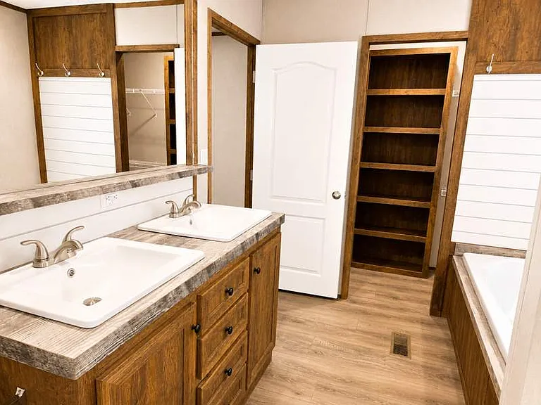 315 Robin Ann Ave — Photo 8