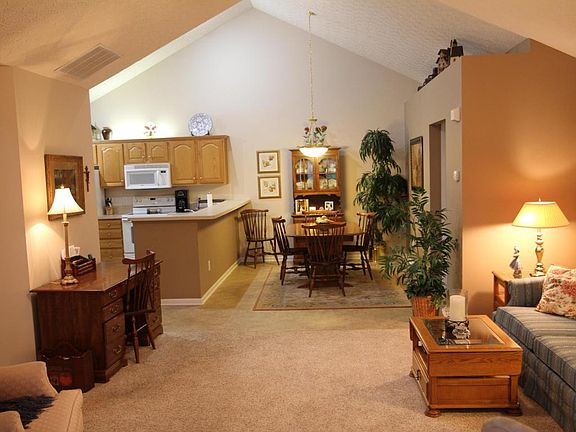3rd image of 8932 Linksway Dr