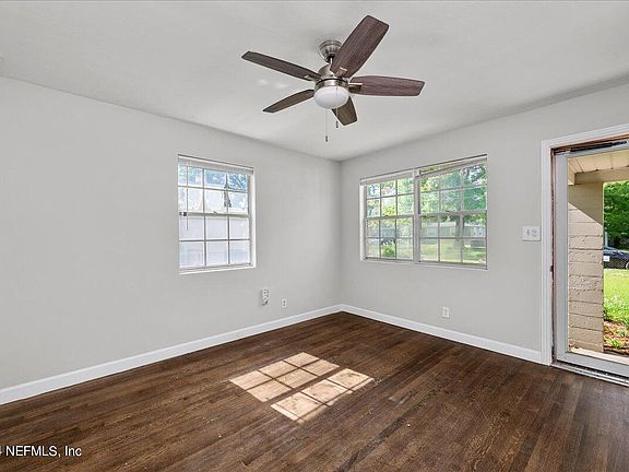 4th image of 6322 BARTHOLF Avenue