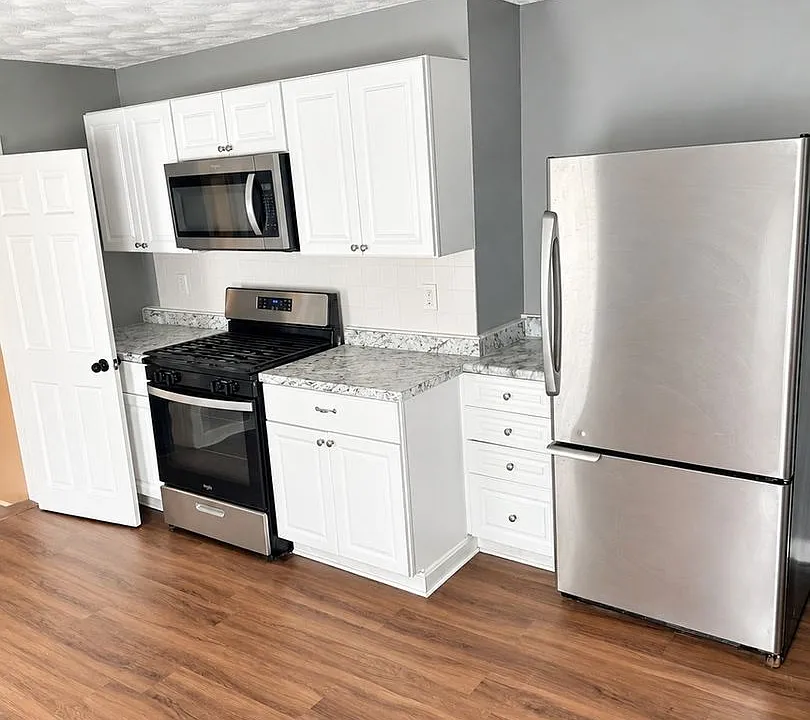 27 W 5th St #2