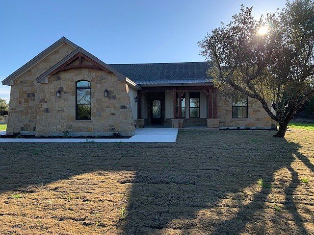 1st image of 326 Capstone Dr